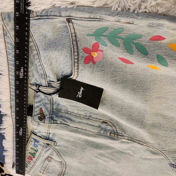 Disney Encanto Mirabel Mom Jeans Plus Size Womens size 18 - Picture 8 of 13
